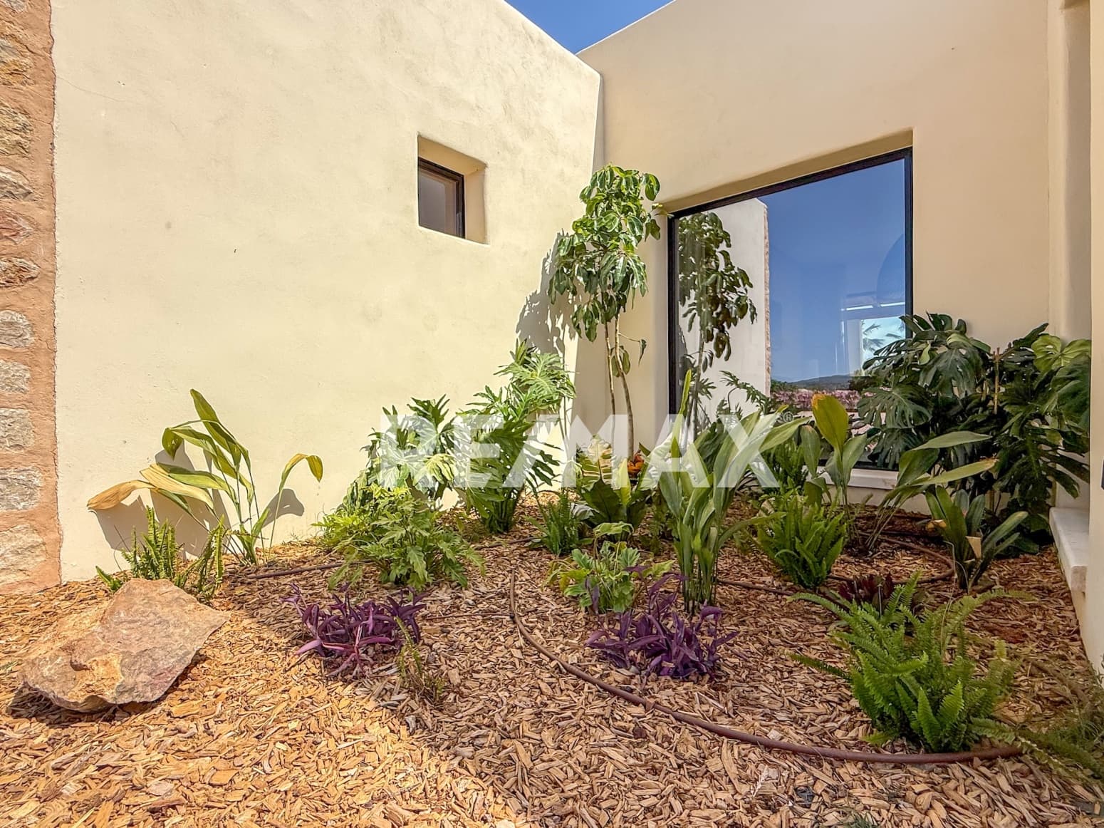 3 soveværelse Villa til salg i Sant Rafael de Sa Creu med swimmingpool - € 3.295.000 (Ref: 9170452)