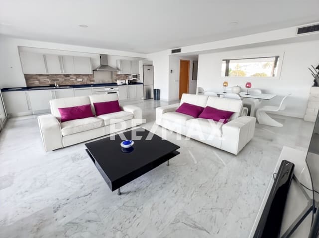 Piso de 2 habitaciones en Ibiza / Eivissa ciudad en venta con piscina garaje - 1.500.000 € (Ref: 9170459)