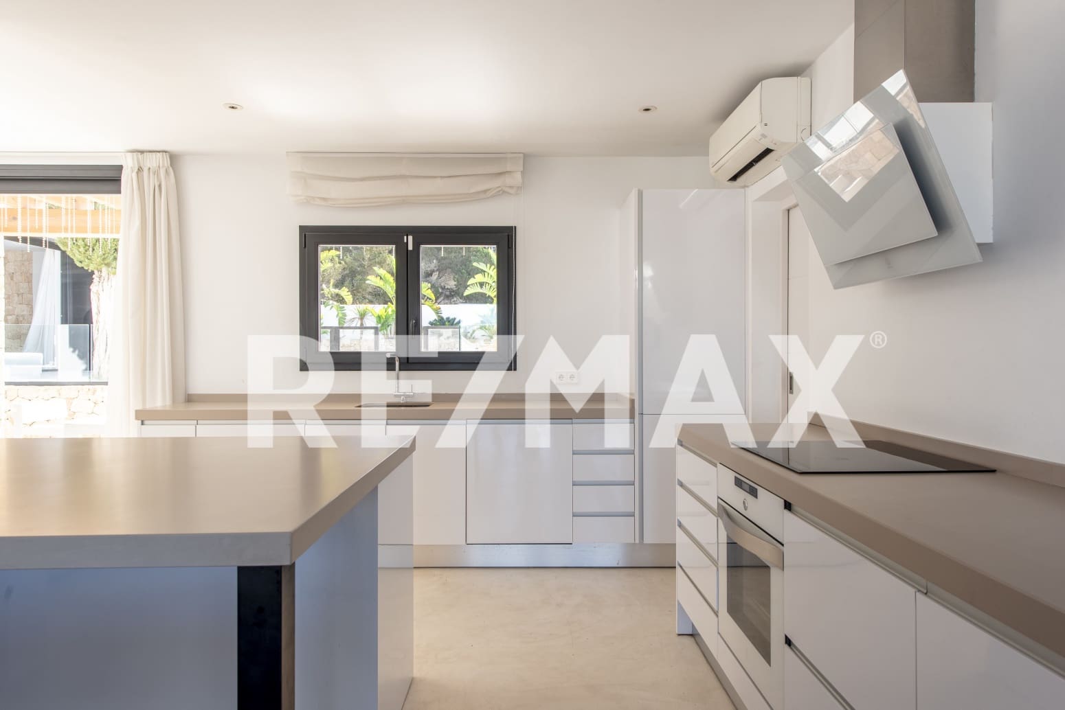 8 slaapkamer Villa te koop in San Jose / Sant Josep de Sa Talaia met zwembad - € 2.698.000 (Ref: 9170465)