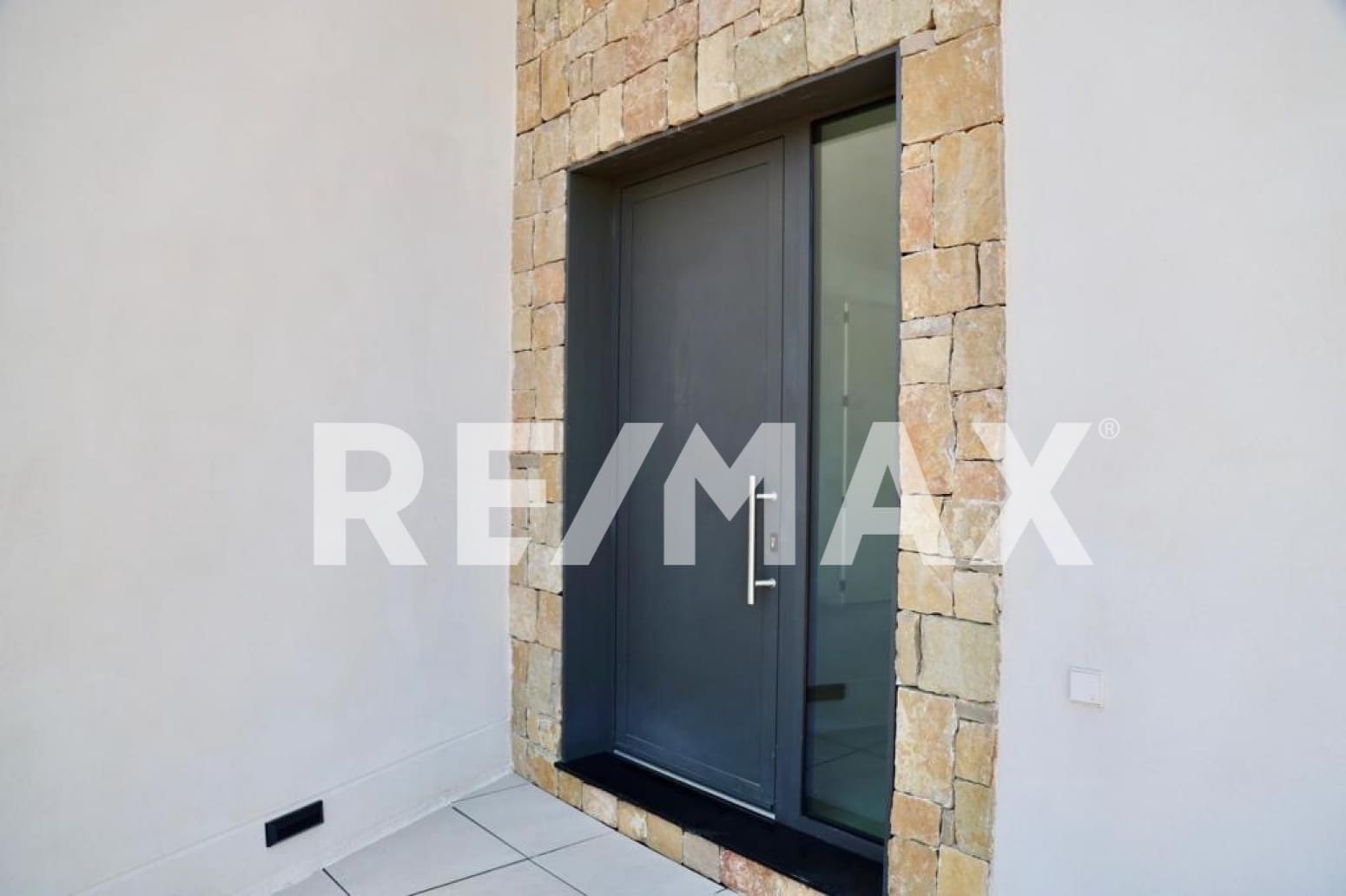 5 soverom Villa til salgs i Roca Llisa med svømmebasseng garasje - € 3 500 000 (Ref: 9170466)