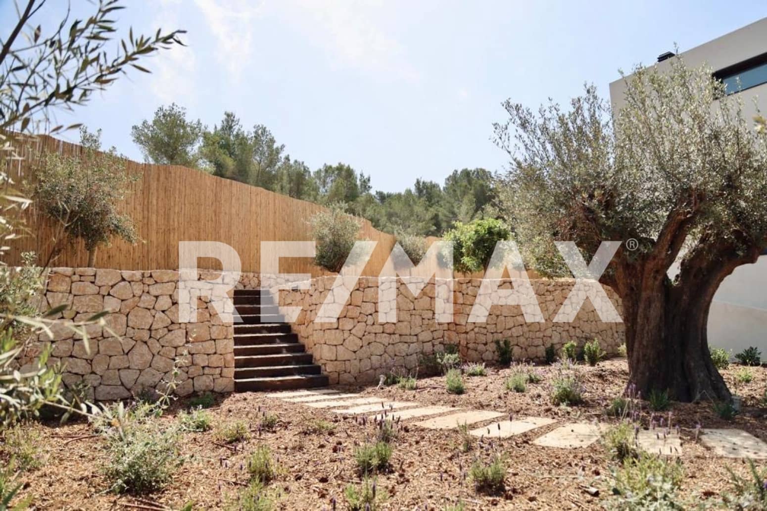 5 soverom Villa til salgs i Roca Llisa med svømmebasseng garasje - € 3 500 000 (Ref: 9170466)