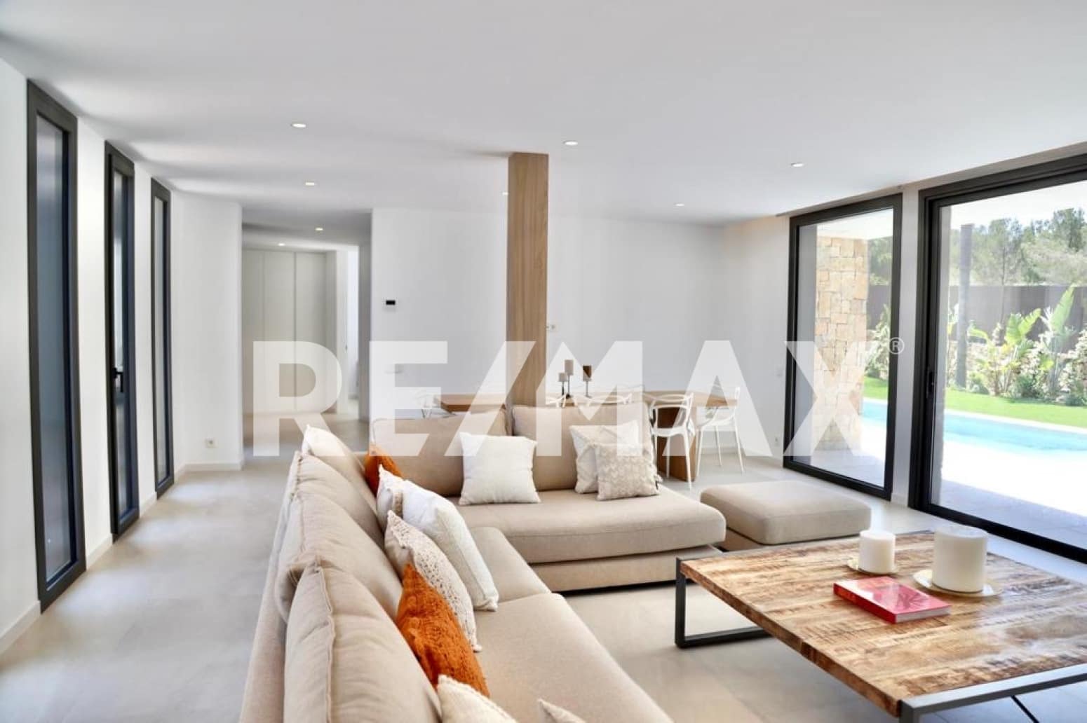 5 soverom Villa til salgs i Roca Llisa med svømmebasseng garasje - € 3 500 000 (Ref: 9170466)