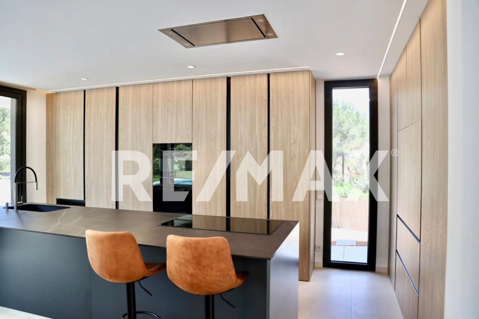 5 soverom Villa til salgs i Roca Llisa med svømmebasseng garasje - € 3 500 000 (Ref: 9170466)