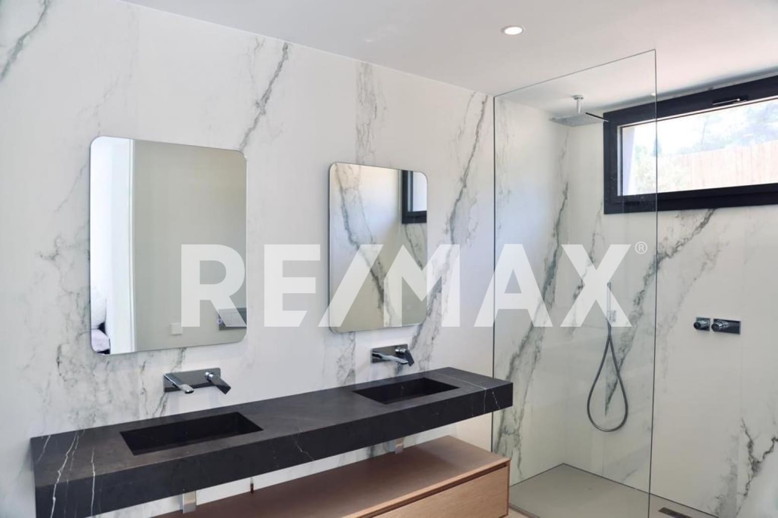 5 soverom Villa til salgs i Roca Llisa med svømmebasseng garasje - € 3 500 000 (Ref: 9170466)