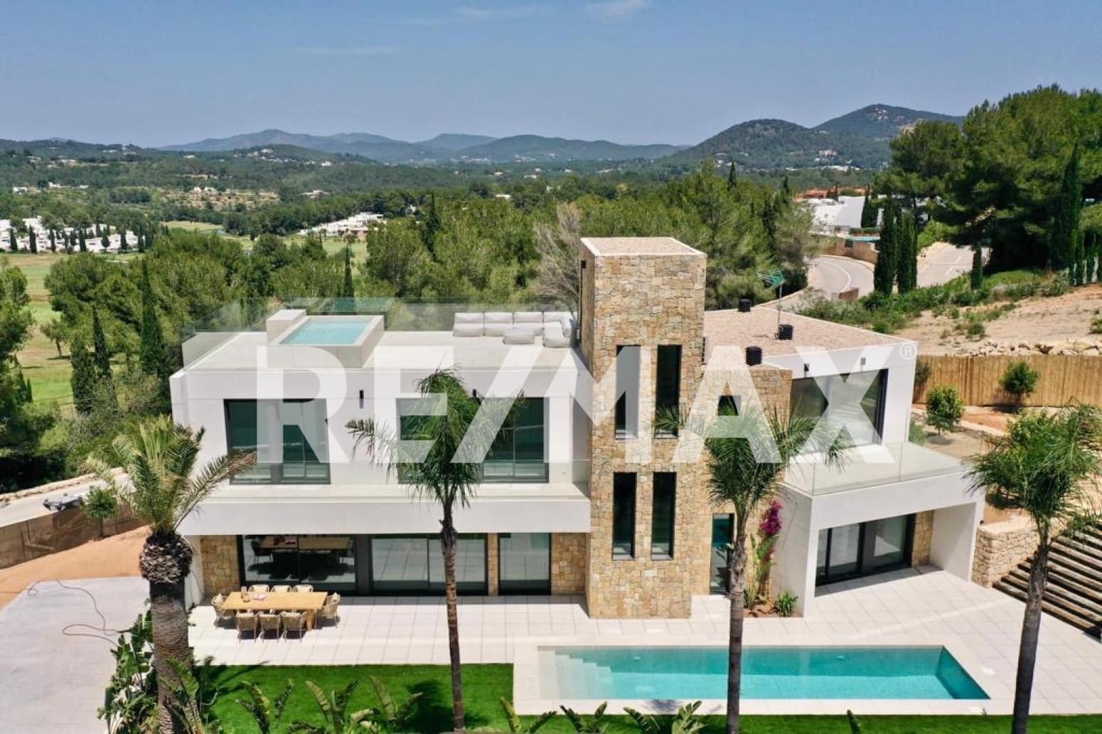 5 soverom Villa til salgs i Roca Llisa med svømmebasseng garasje - € 3 500 000 (Ref: 9170466)