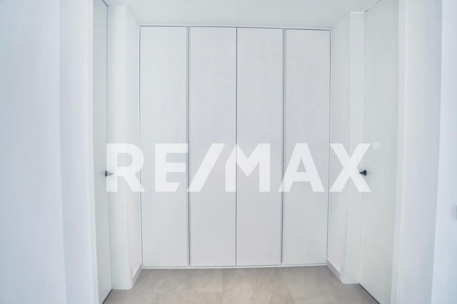 5 soverom Villa til salgs i Roca Llisa med svømmebasseng garasje - € 3 500 000 (Ref: 9170466)