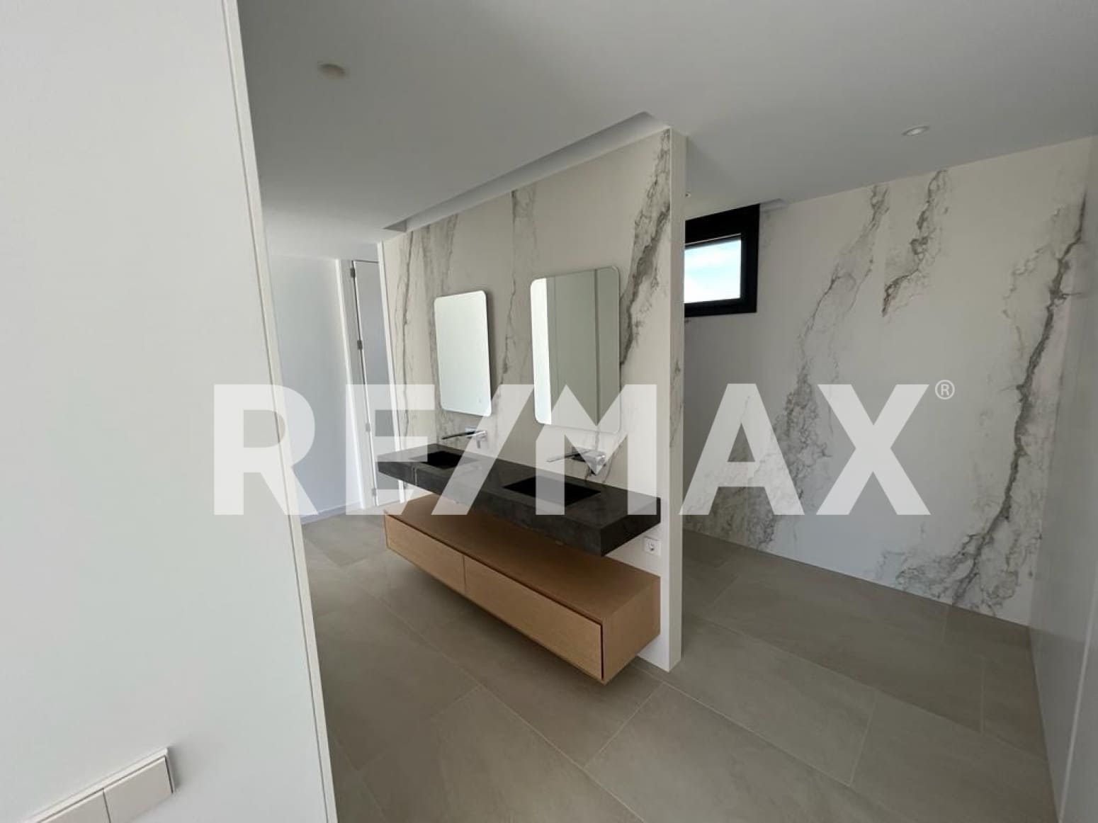 5 soverom Villa til salgs i Roca Llisa med svømmebasseng garasje - € 3 500 000 (Ref: 9170466)