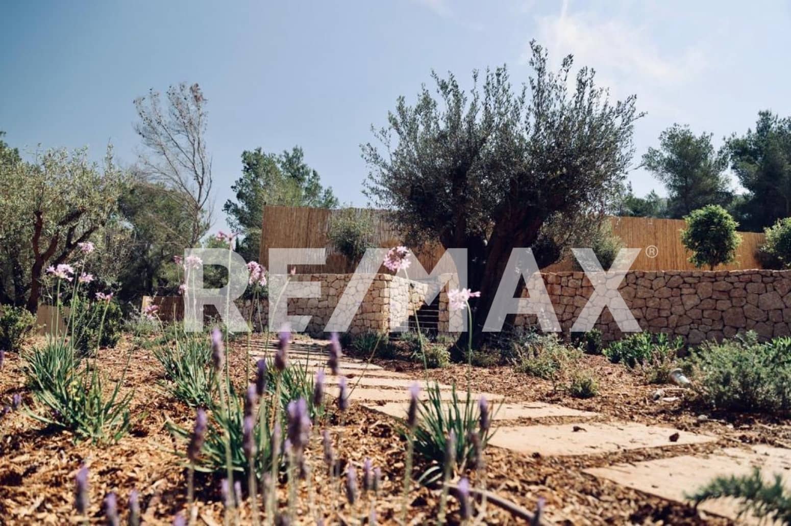 5 soverom Villa til salgs i Roca Llisa med svømmebasseng garasje - € 3 500 000 (Ref: 9170466)