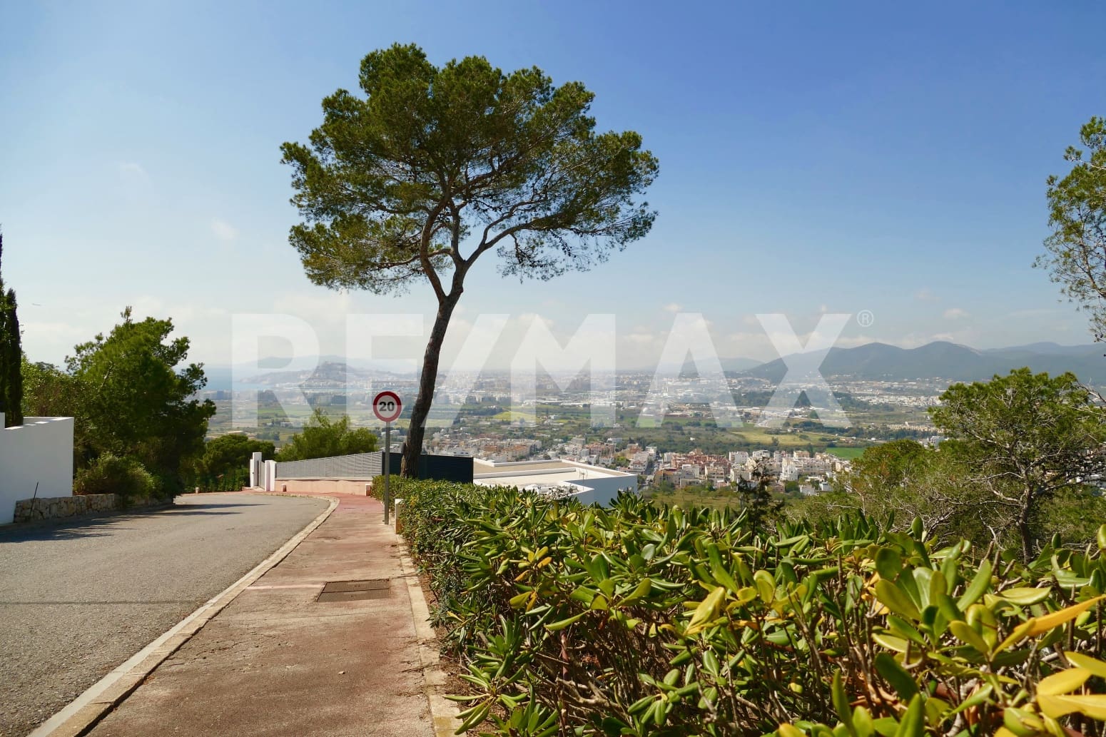 Building Plot for sale in Nuestra Senora de Jesus - € 2,340,000 (Ref: 9175523)