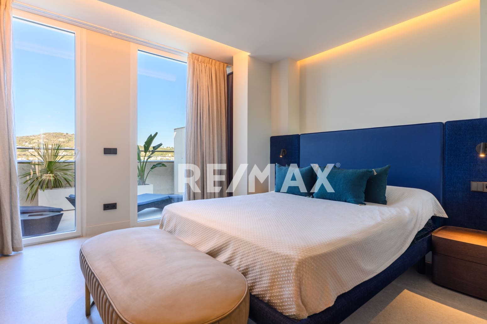 3 bedroom Flat for sale in Ibiza / Eivissa town with garage - € 2,950,000 (Ref: 9211090)