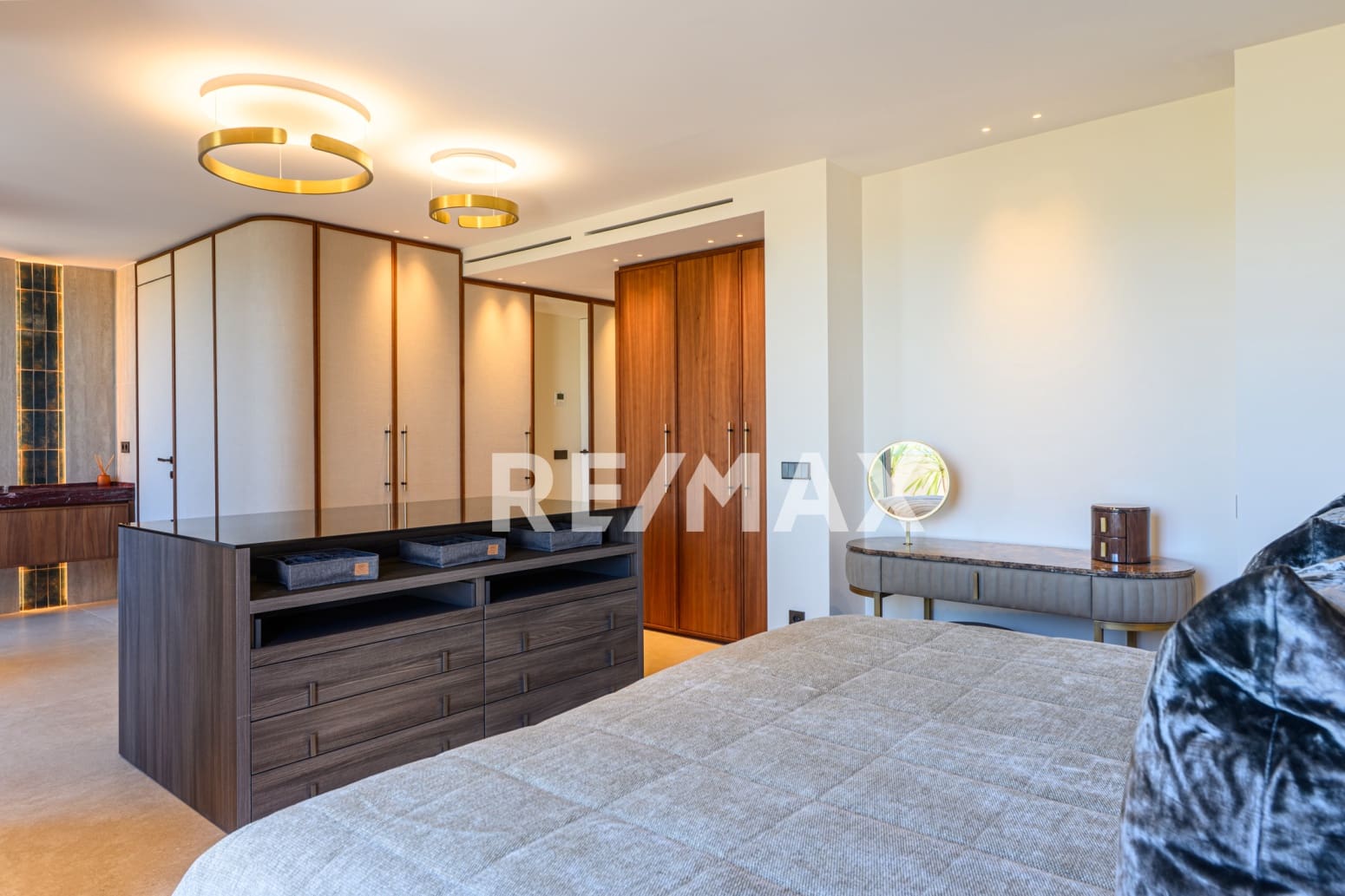 3 bedroom Flat for sale in Ibiza / Eivissa town with garage - € 2,950,000 (Ref: 9211090)