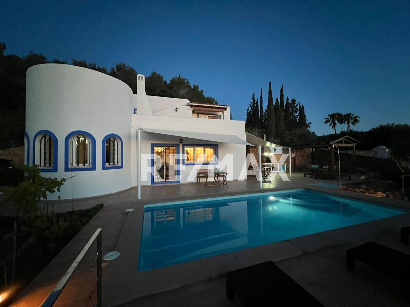 4 sypialnia Willa do wynajęcia w Santa Eulalia / Santa Eularia z basenem garażem - 6 600 € (Ref: 9227481)