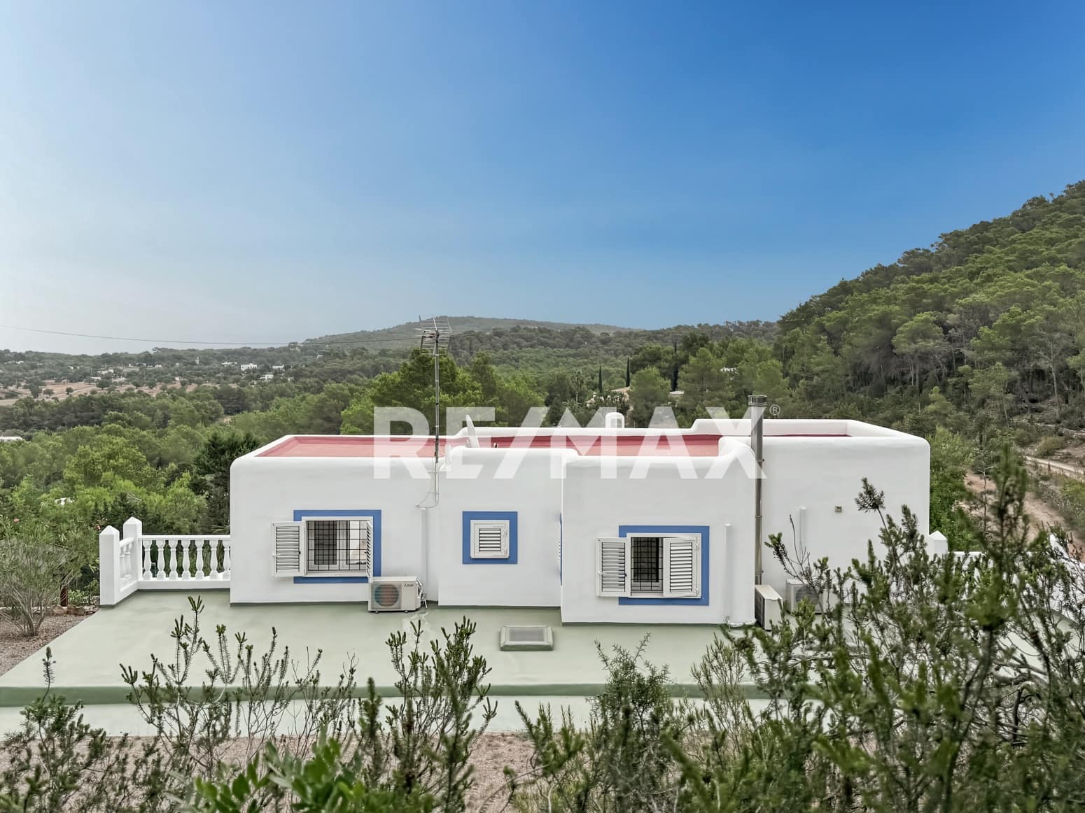 4 sypialnia Willa do wynajęcia w Santa Eulalia / Santa Eularia z basenem garażem - 6 600 € (Ref: 9227481)