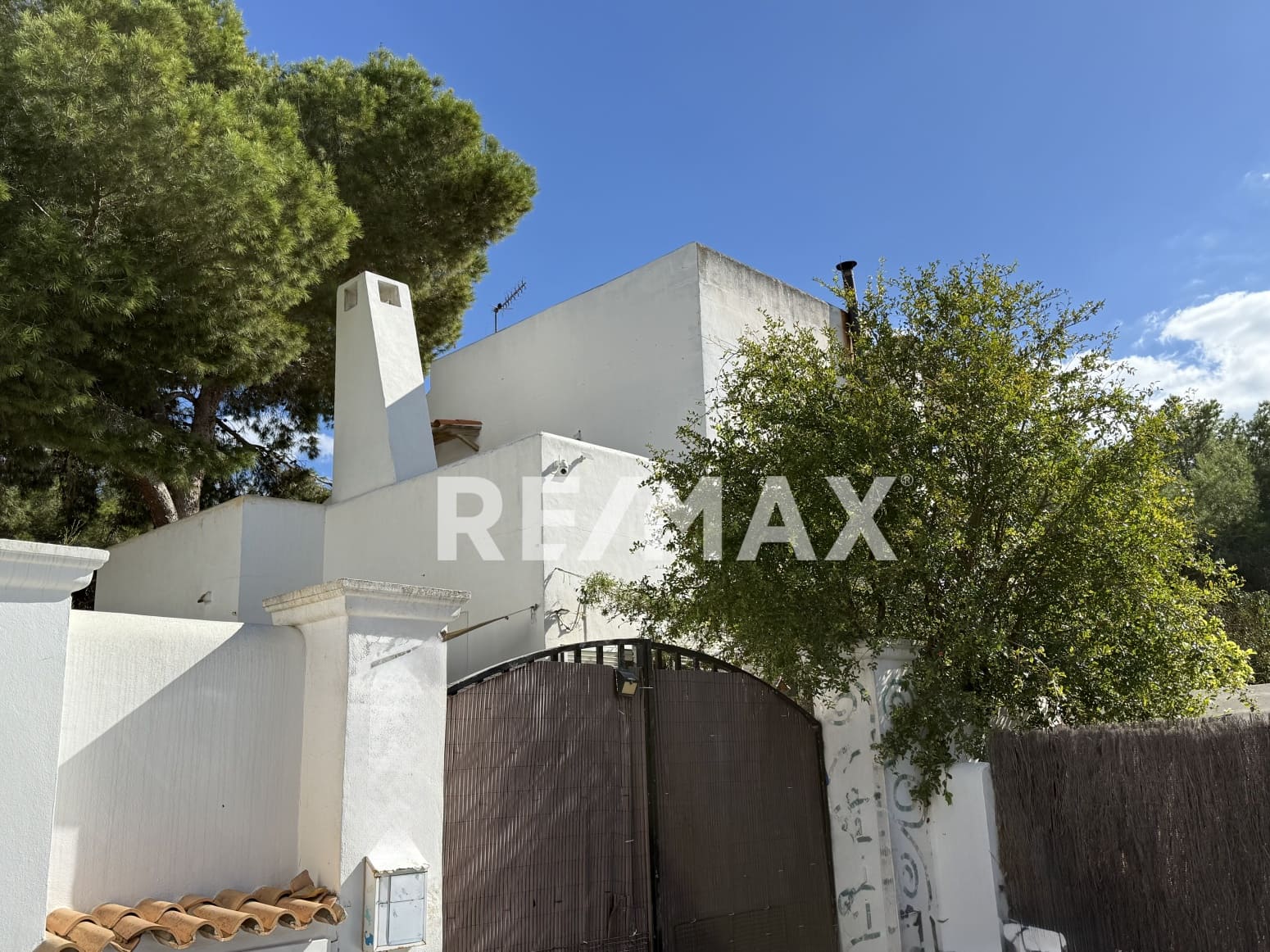 Chalet de 4 habitaciones en Santa Eulalia / Santa Eularia en venta con piscina garaje - 900.000 € (Ref: 9357427)