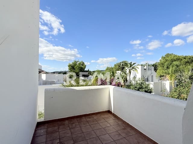 Chalet de 4 habitaciones en Santa Eulalia / Santa Eularia en venta con piscina garaje - 900.000 € (Ref: 9357427)