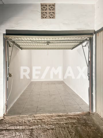 Garage for sale in La Siesta, Santa Eulalia / Santa Eularia - € 95,000 (Ref: 9362843)