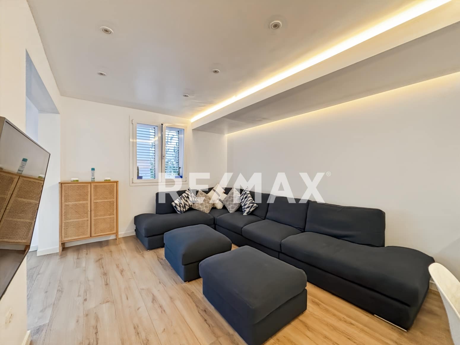 2 bedroom Flat for rent in Es Cana - € 2,000 (Ref: 9368946)