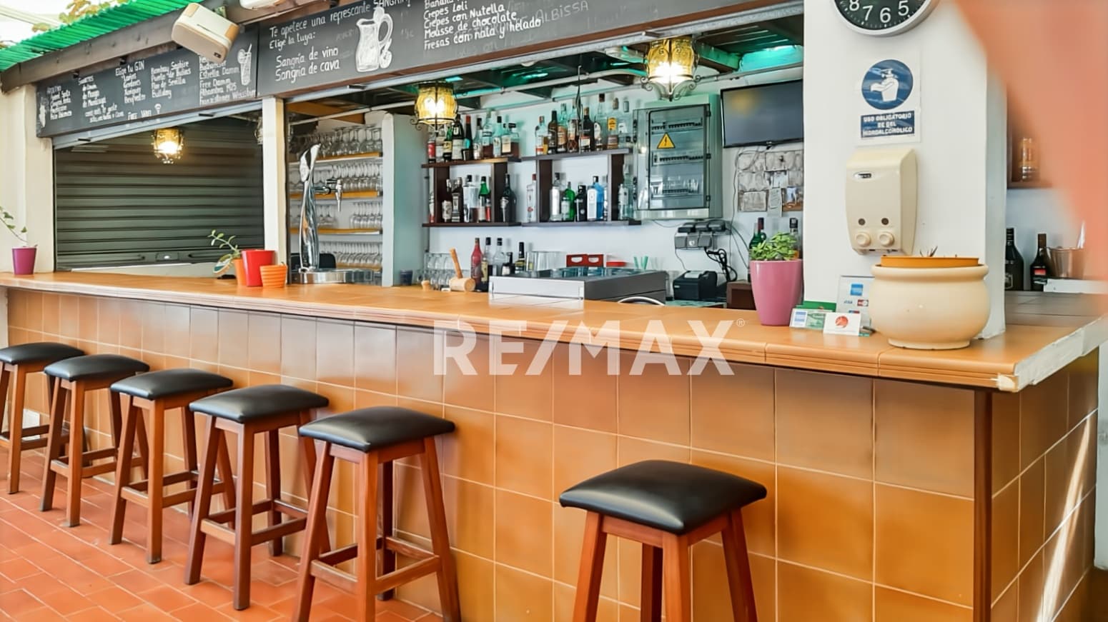 Commercial for rent in La Siesta - € 5,000 (Ref: 9399826)