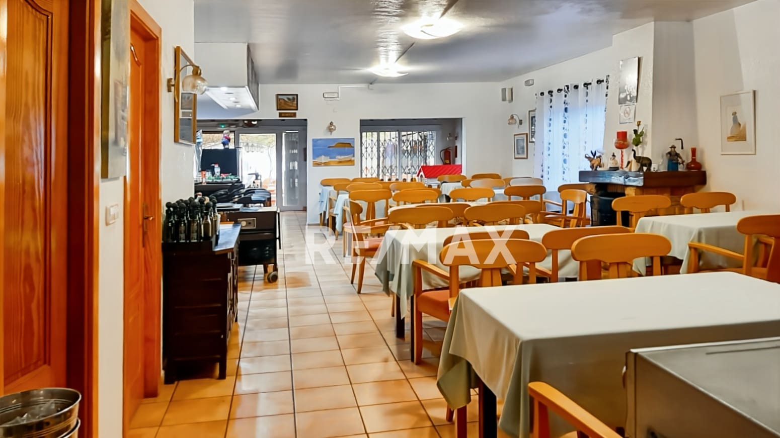 Commercial for rent in La Siesta - € 5,000 (Ref: 9399826)