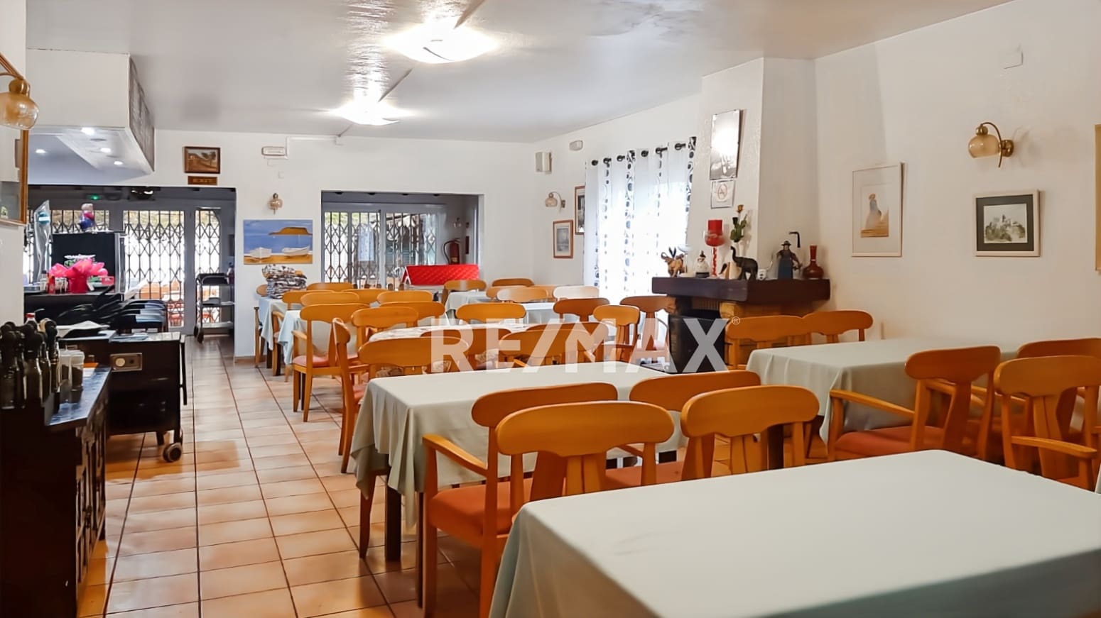 Commercial for rent in La Siesta - € 5,000 (Ref: 9399826)