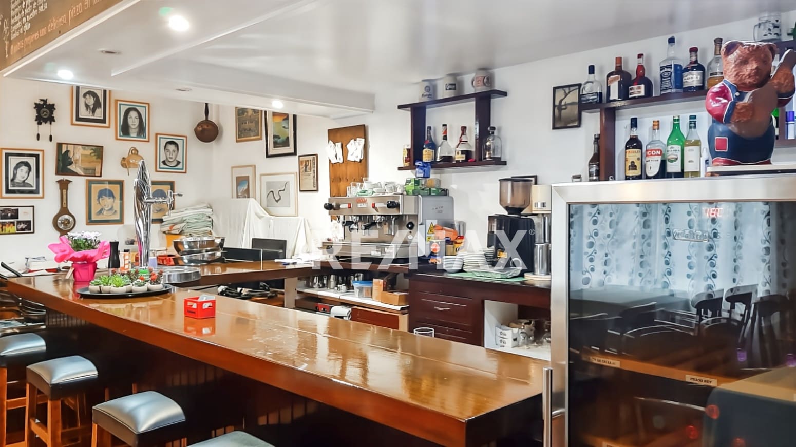 Commercial for rent in La Siesta - € 5,000 (Ref: 9399826)