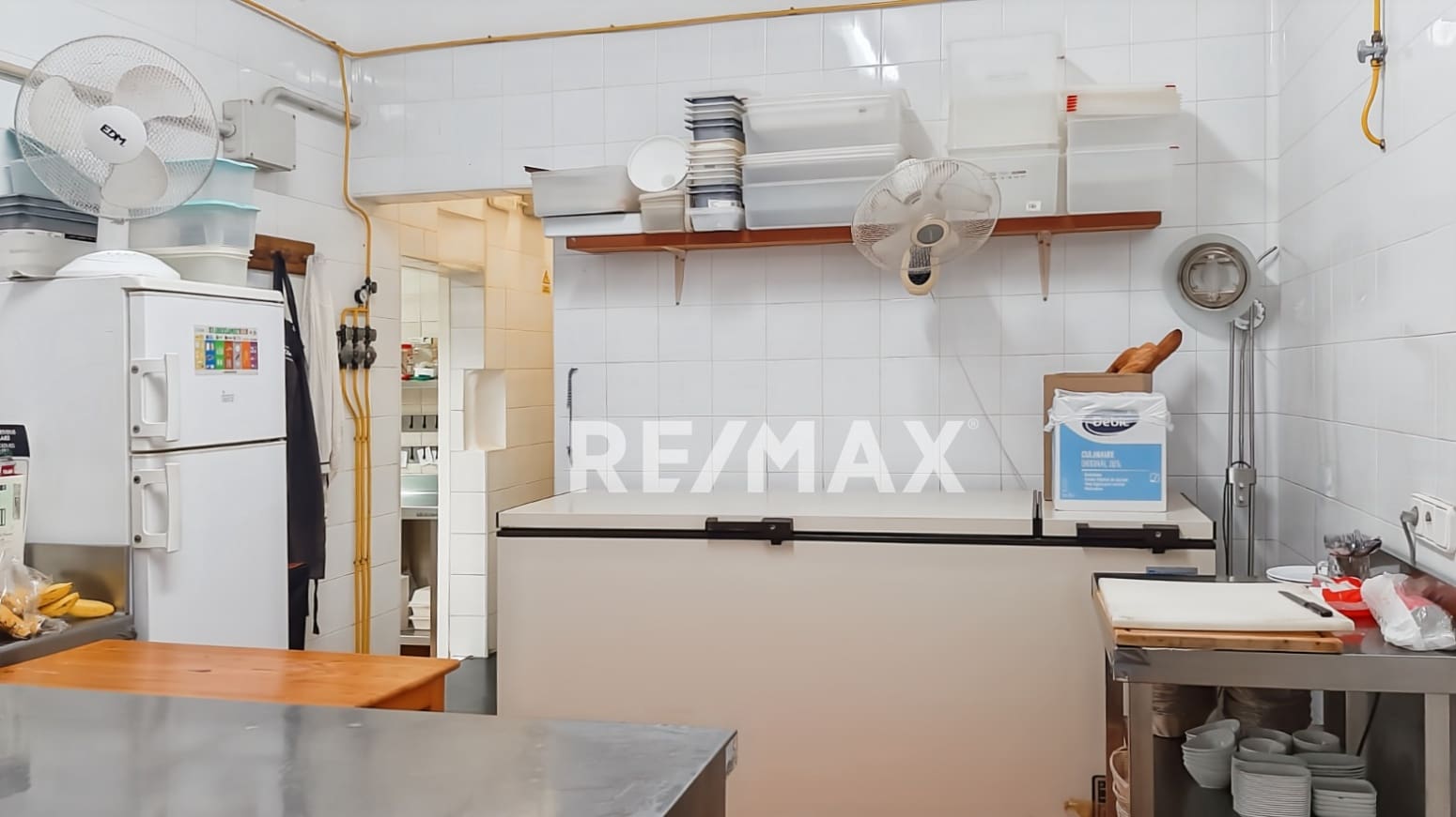 Commercial for rent in La Siesta - € 5,000 (Ref: 9399826)