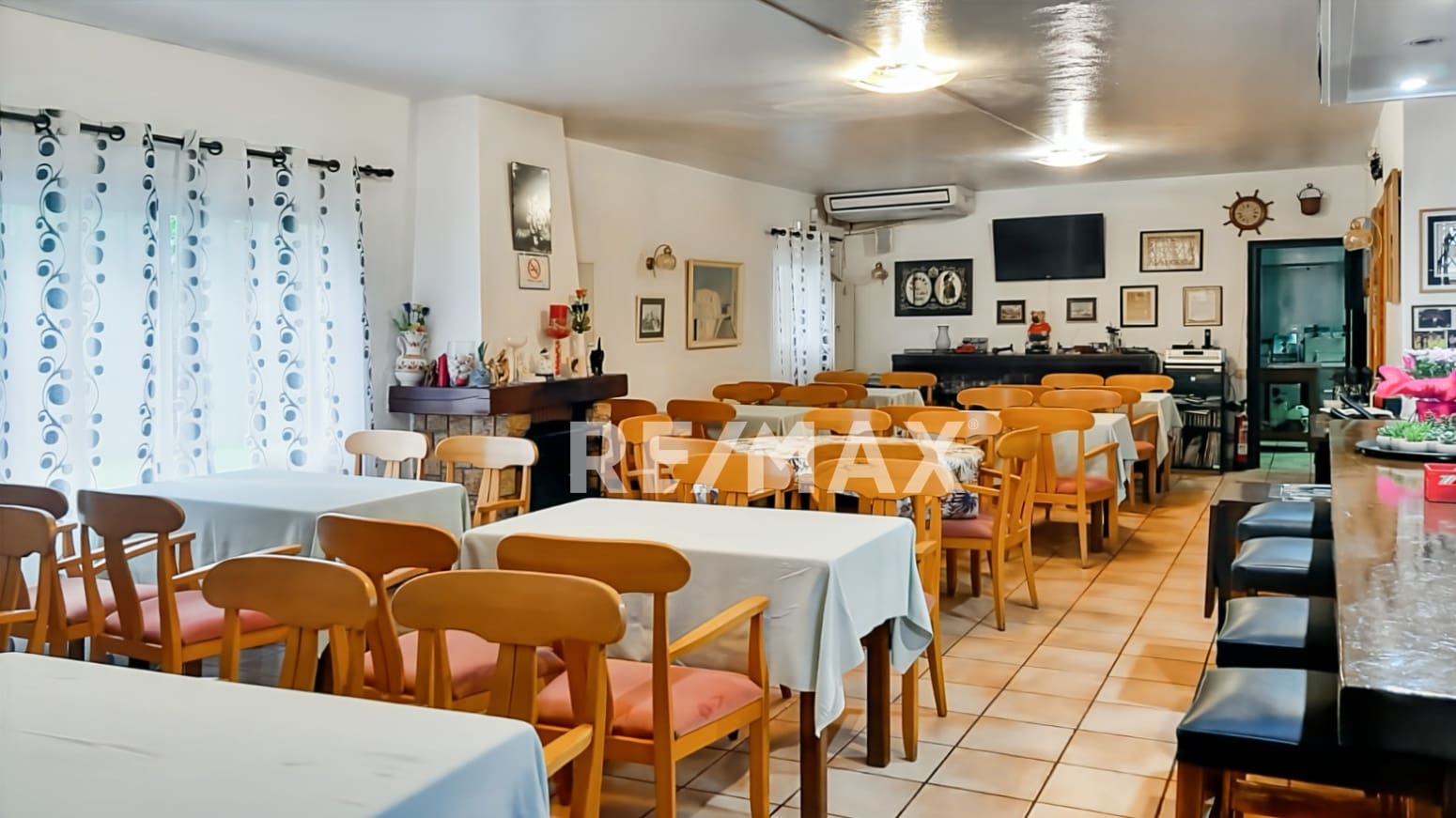 Commercial for rent in La Siesta - € 5,000 (Ref: 9399826)