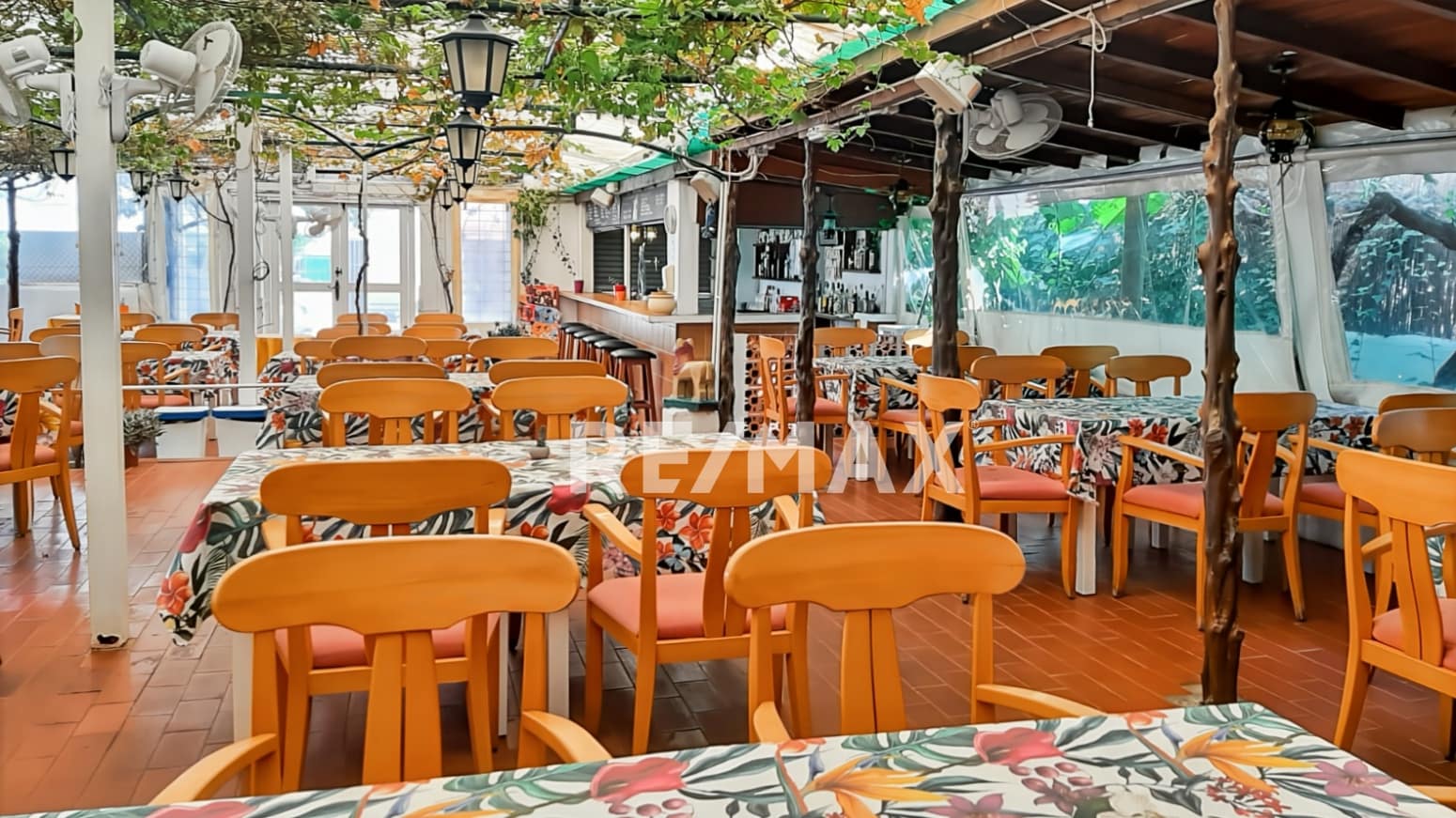 Commercial for rent in La Siesta - € 5,000 (Ref: 9399826)