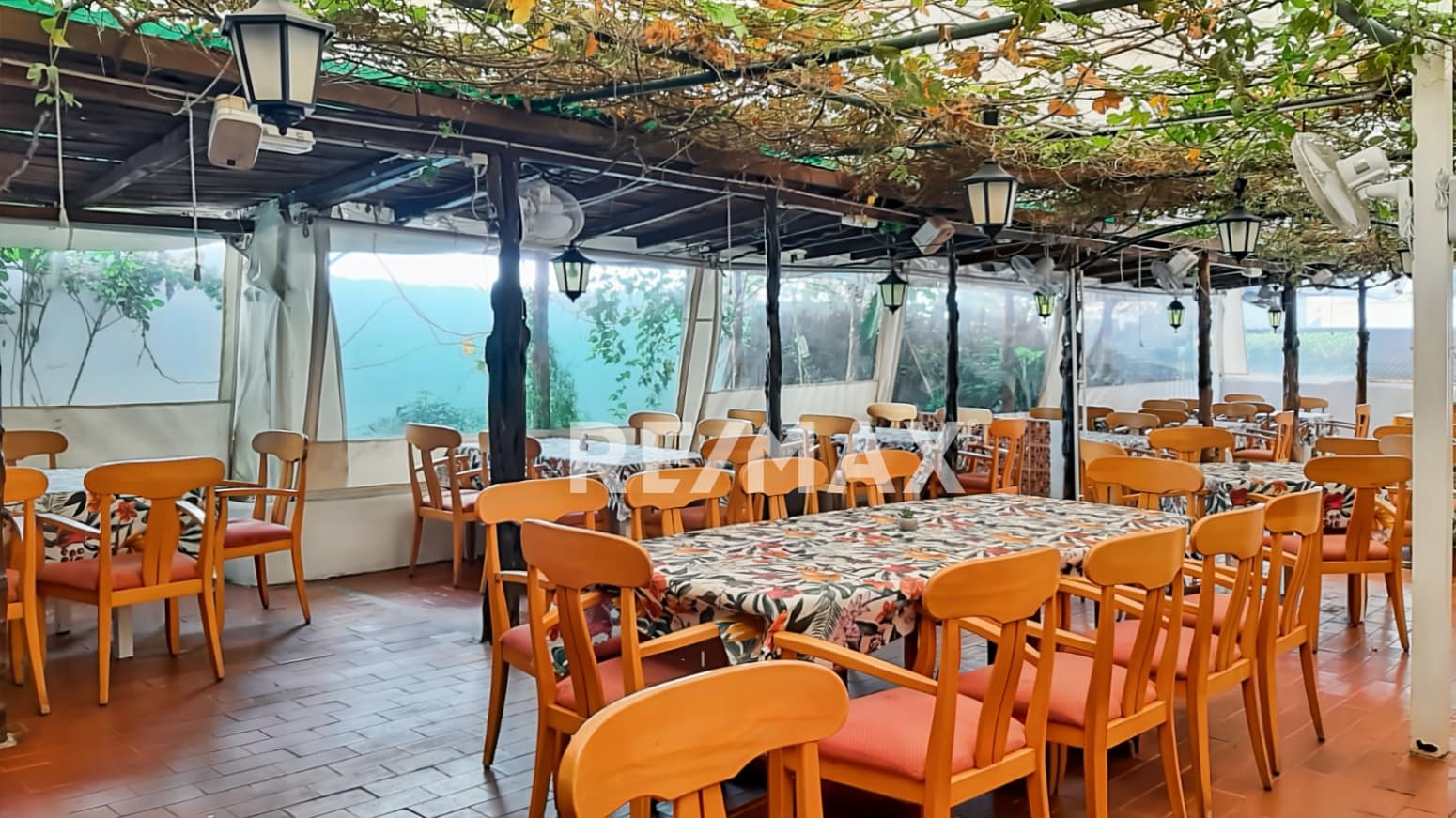 Commercial for rent in La Siesta - € 5,000 (Ref: 9399826)