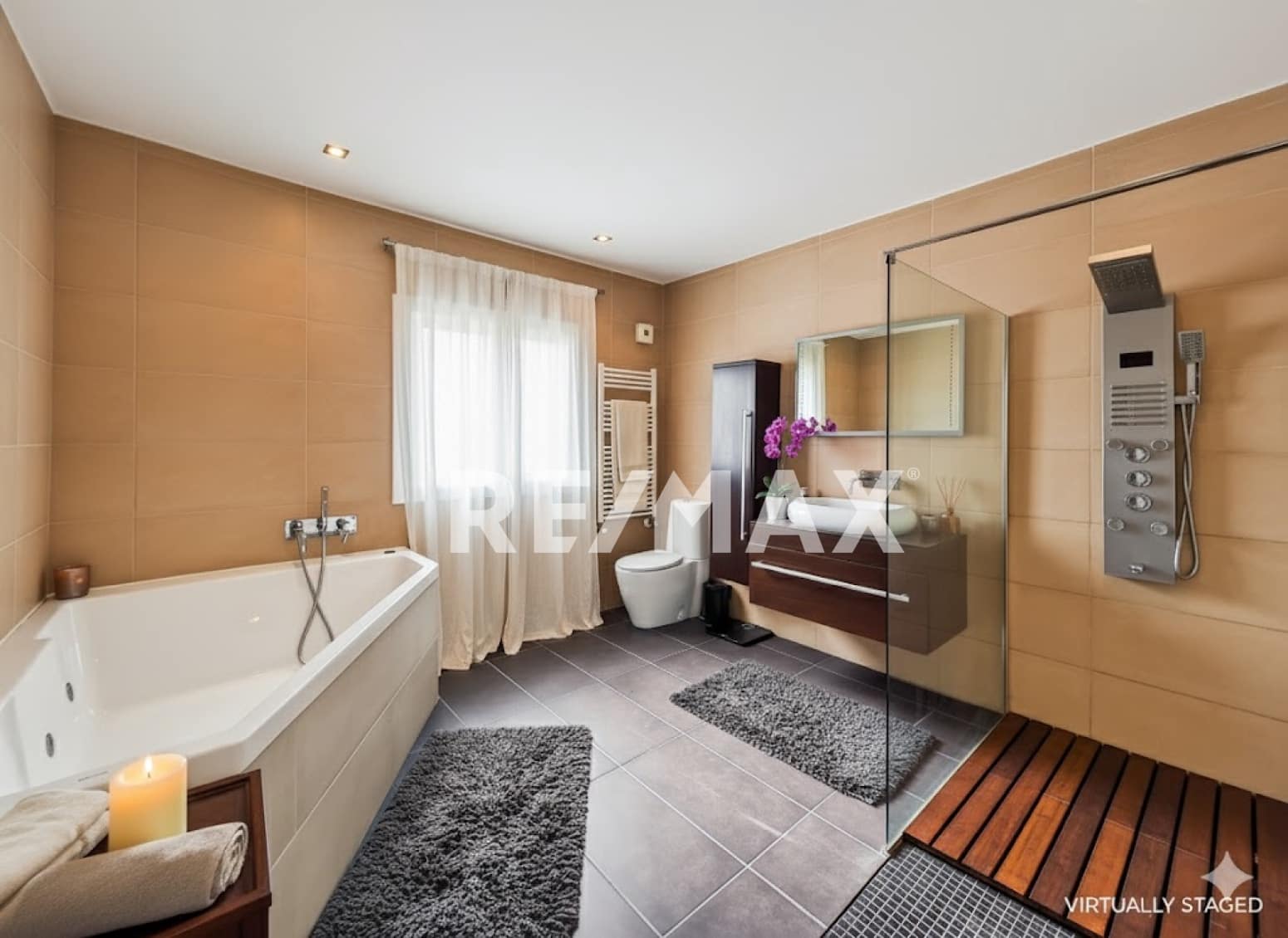 5 soveværelse Villa til salg i Sant Antoni de Portmany med garage - € 1.750.000 (Ref: 9412694)