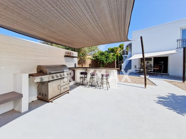5 soveværelse Villa til salg i Sant Antoni de Portmany med garage - € 1.750.000 (Ref: 9412694)