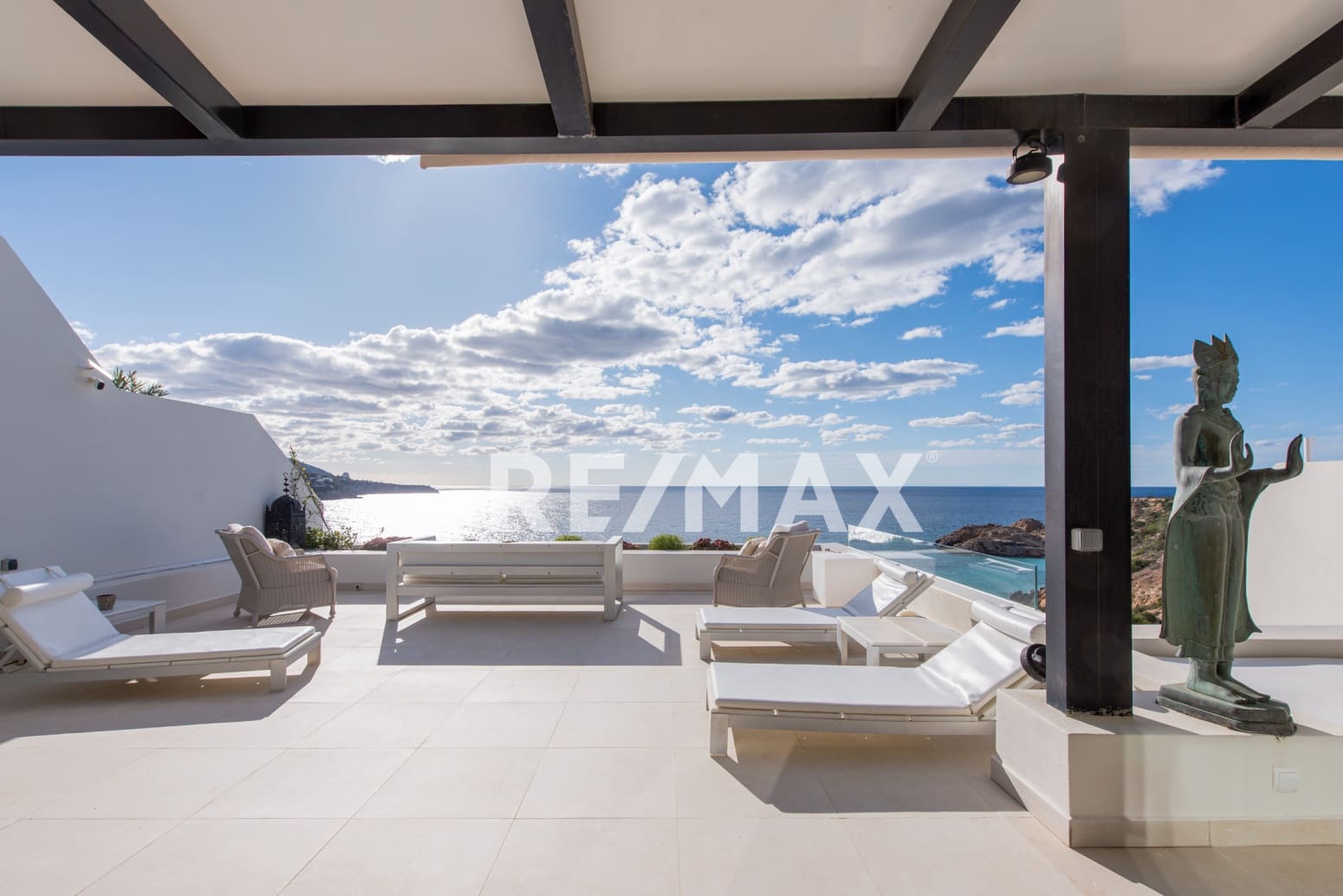 3 bedroom Flat for sale in San Jose / Sant Josep de Sa Talaia with garage - € 1,790,000 (Ref: 9421509)