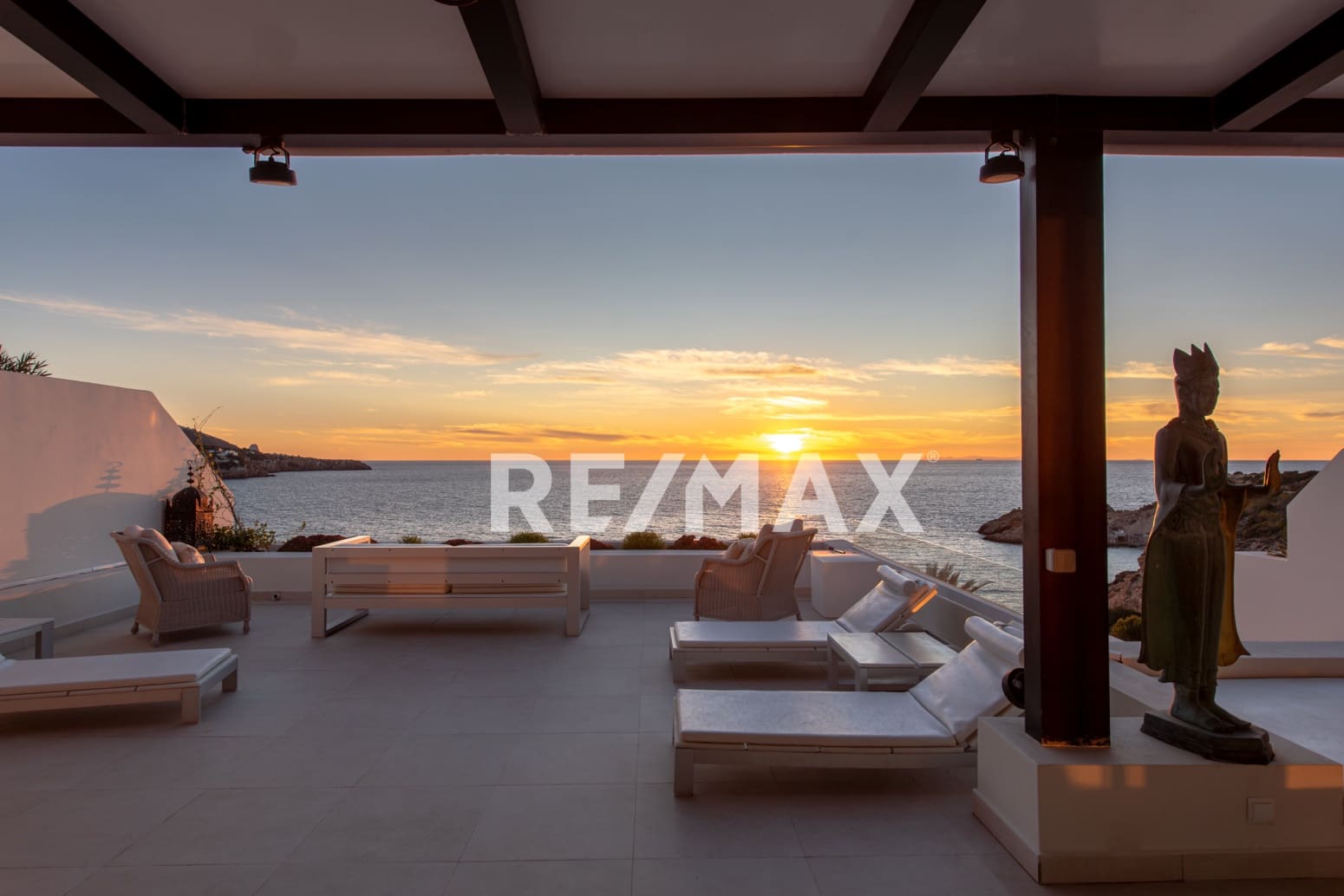 3 bedroom Flat for sale in San Jose / Sant Josep de Sa Talaia with garage - € 1,790,000 (Ref: 9421509)