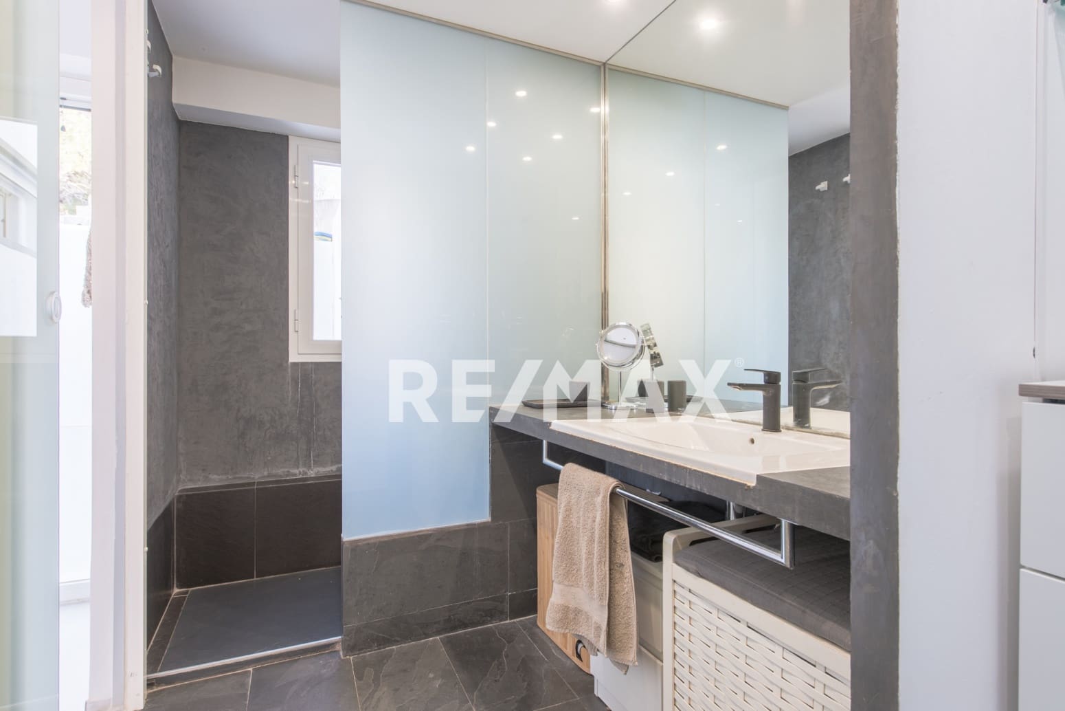 3 bedroom Flat for sale in San Jose / Sant Josep de Sa Talaia with garage - € 1,790,000 (Ref: 9421509)