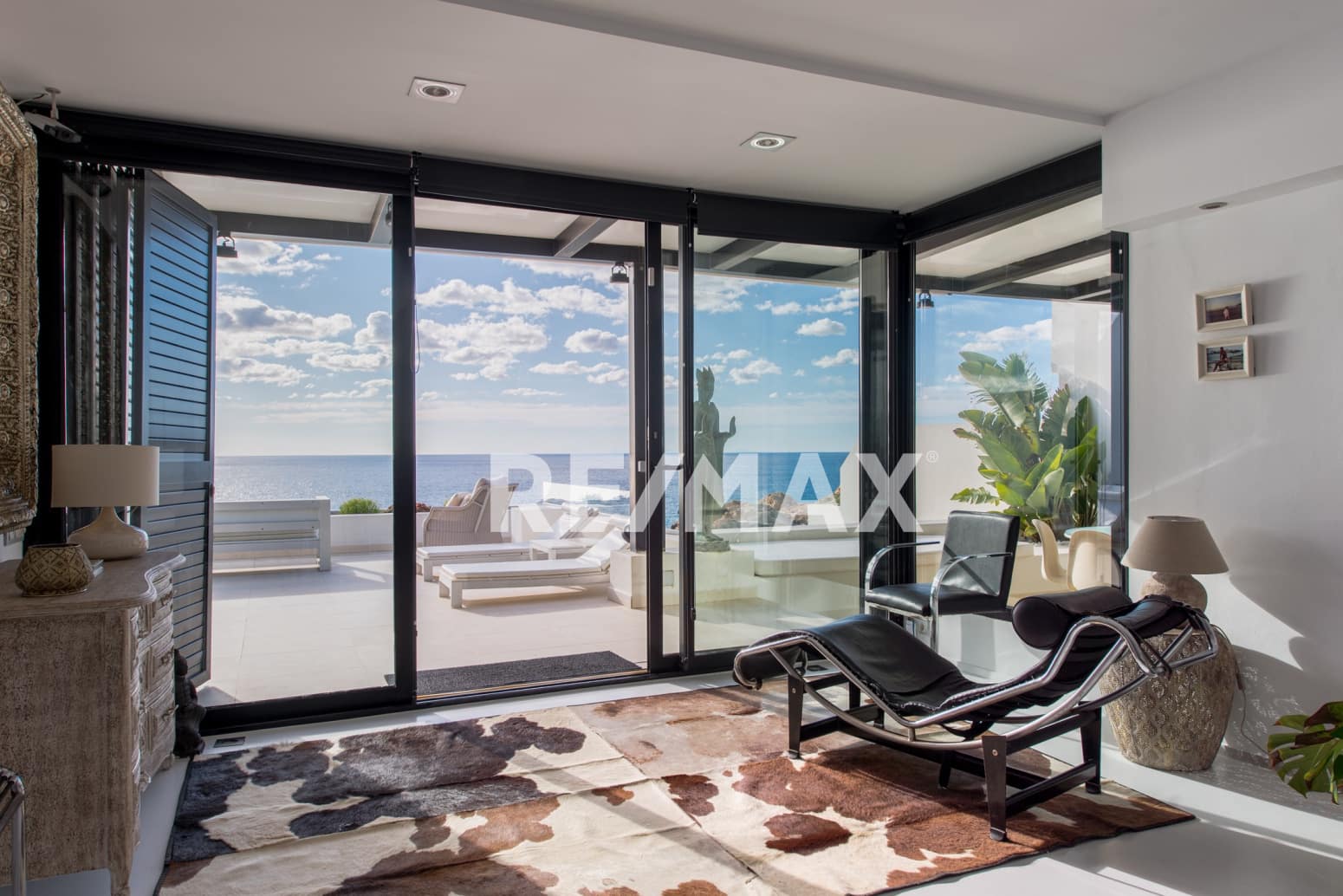 3 bedroom Flat for sale in San Jose / Sant Josep de Sa Talaia with garage - € 1,790,000 (Ref: 9421509)