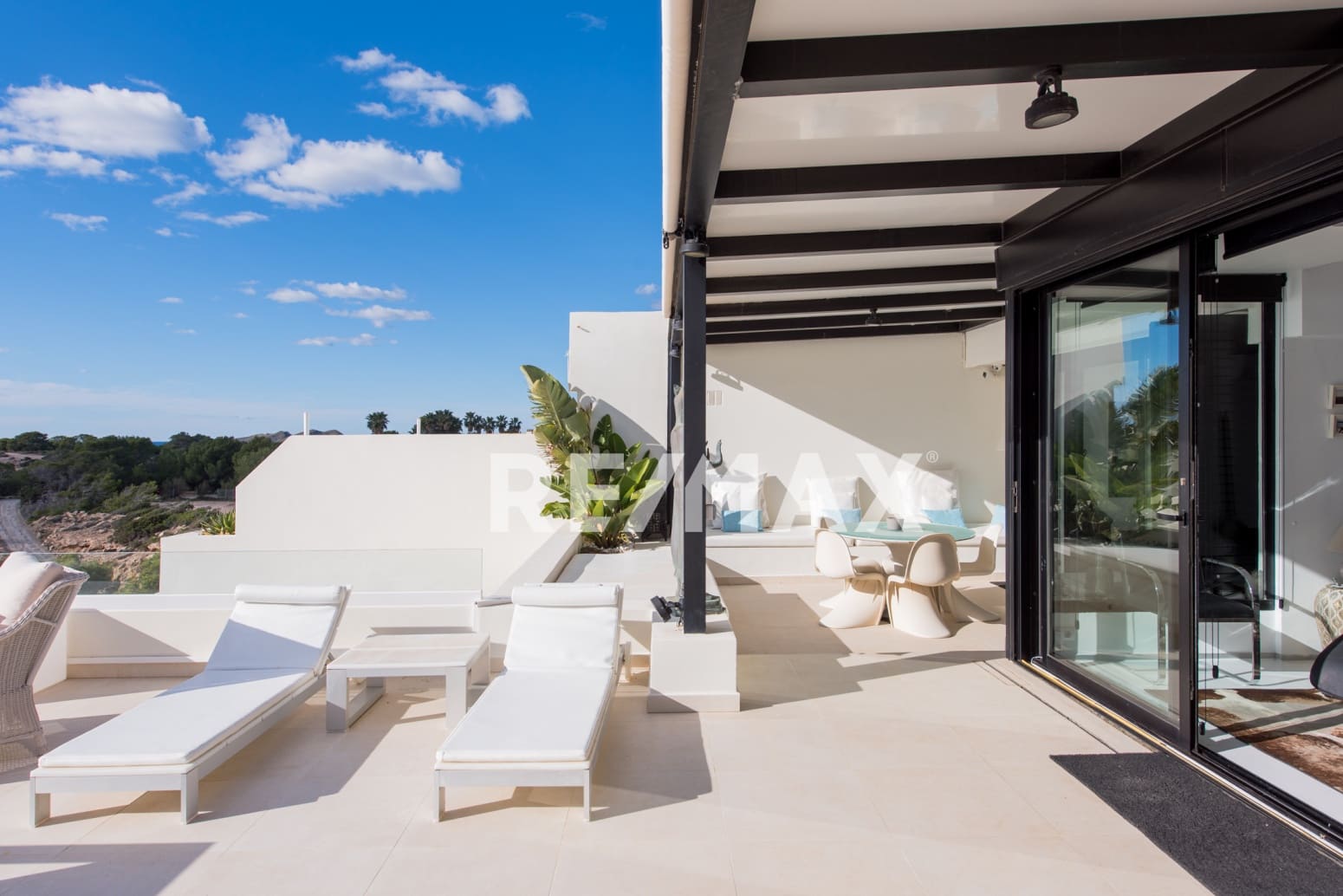 3 bedroom Flat for sale in San Jose / Sant Josep de Sa Talaia with garage - € 1,790,000 (Ref: 9421509)