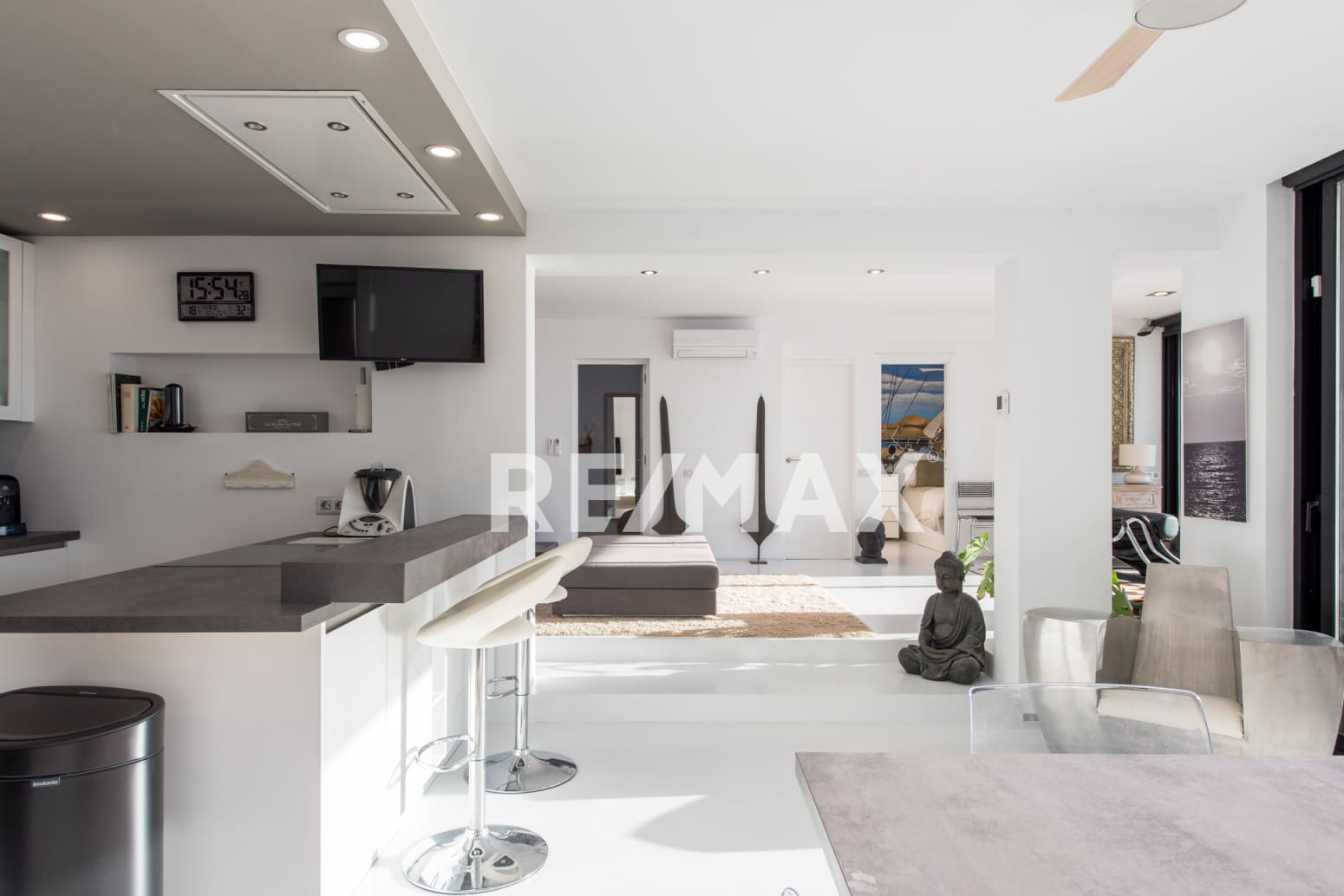 3 bedroom Flat for sale in San Jose / Sant Josep de Sa Talaia with garage - € 1,790,000 (Ref: 9421509)