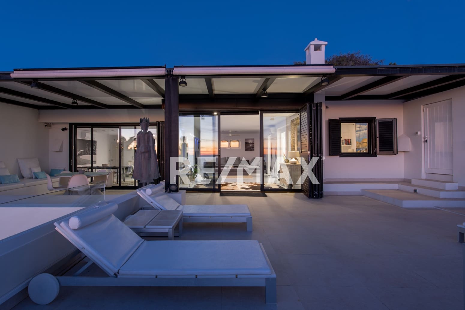 3 bedroom Flat for sale in San Jose / Sant Josep de Sa Talaia with garage - € 1,790,000 (Ref: 9421509)