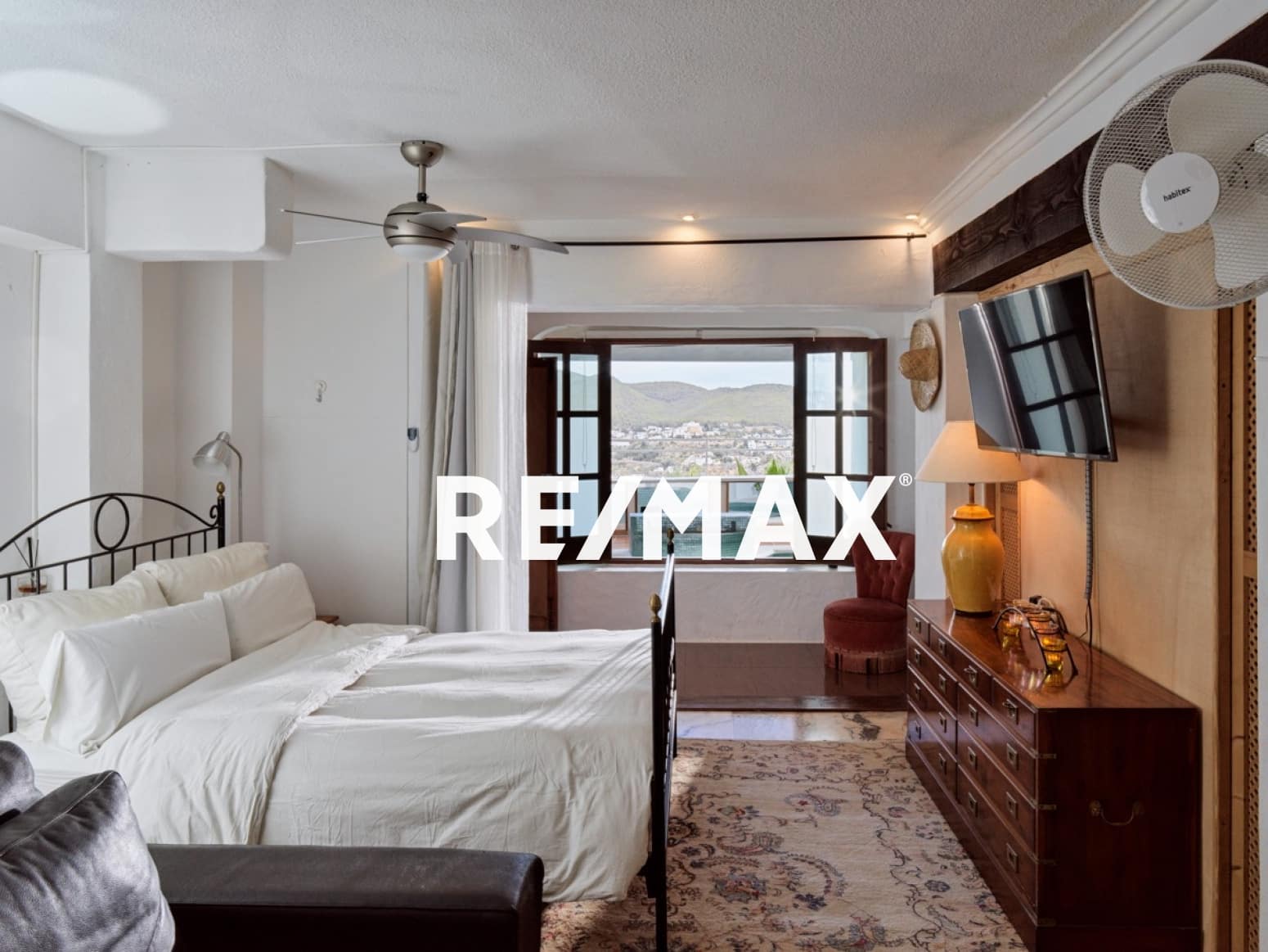 5 soverom Villa til leie i La Siesta med svømmebasseng - € 5 000 (Ref: 9465949)