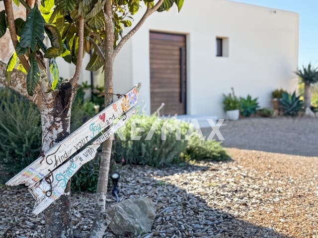 3 sypialnia Willa na sprzedaż w Sant Rafael de Sa Creu, Sant Antoni de Portmany z basenem - 3 295 000 € (Ref: 9511430)