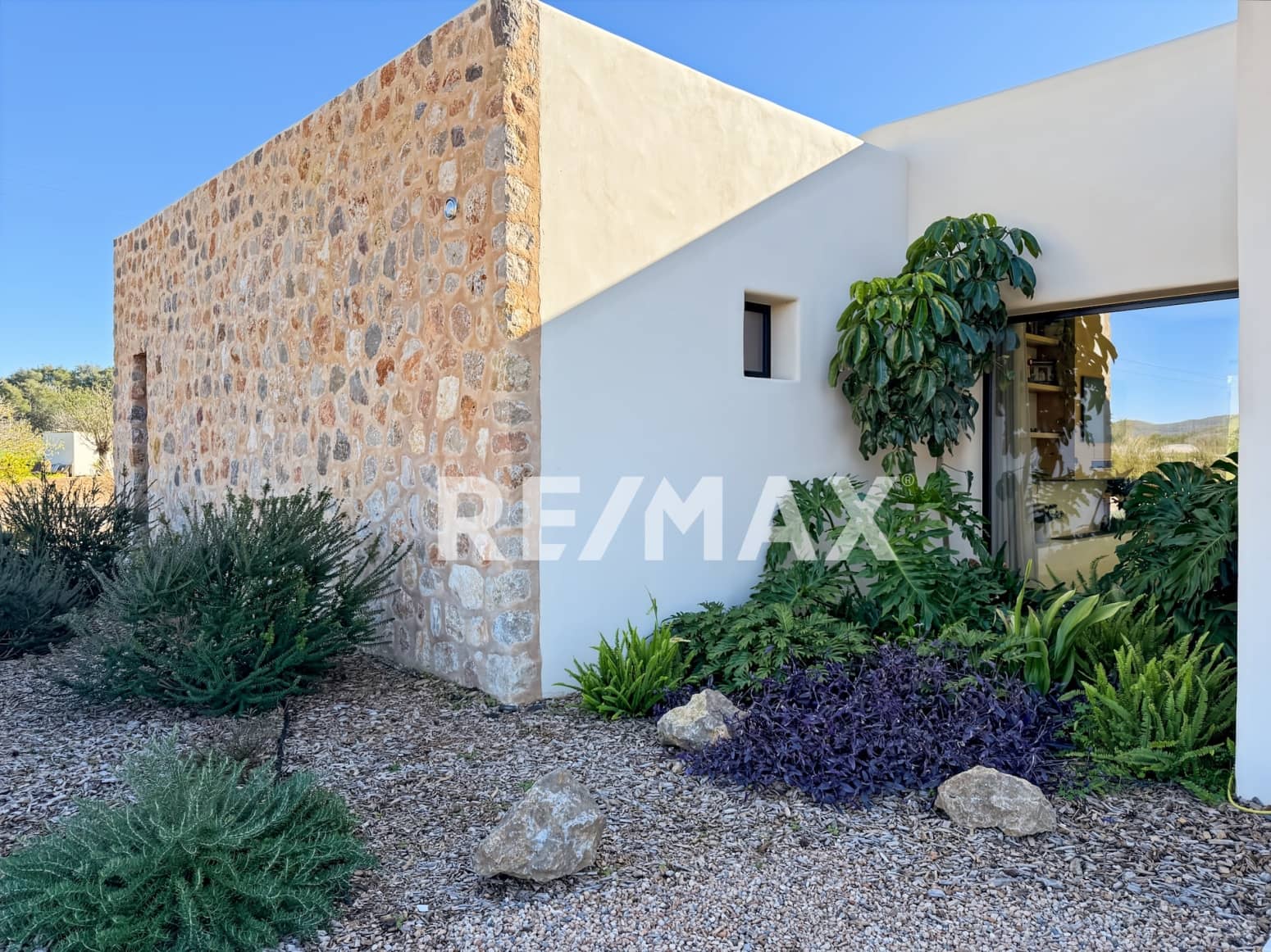 3 bedroom Villa for sale in Sant Rafael de Sa Creu with pool - € 3,295,000 (Ref: 9511430)