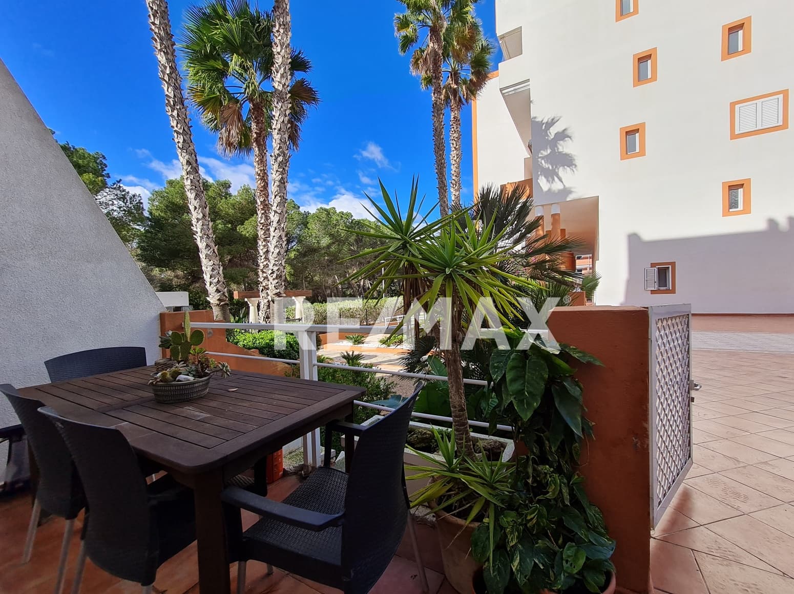 Chalet de 3 habitaciones en Santa Eulalia / Santa Eularia en venta con piscina garaje - 795.000 € (Ref: 9534952)