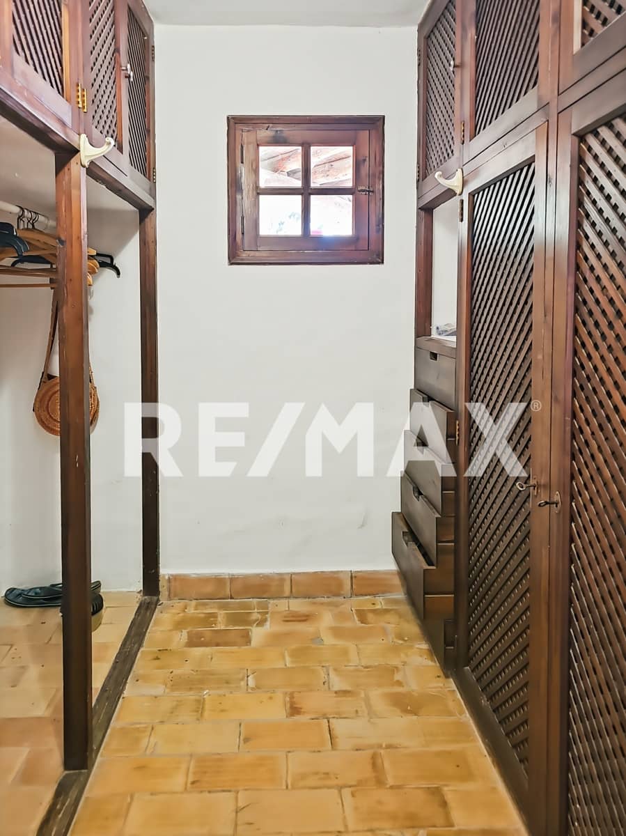 5 slaapkamer Villa te koop in Santa Eulalia / Santa Eularia met garage - € 1.450.000 (Ref: 9559270)