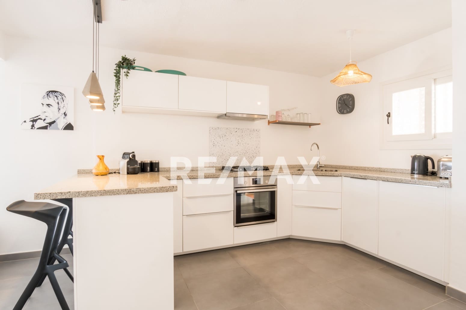 2 slaapkamer Flat te koop in La Siesta met zwembad - € 680.000 (Ref: 9571956)