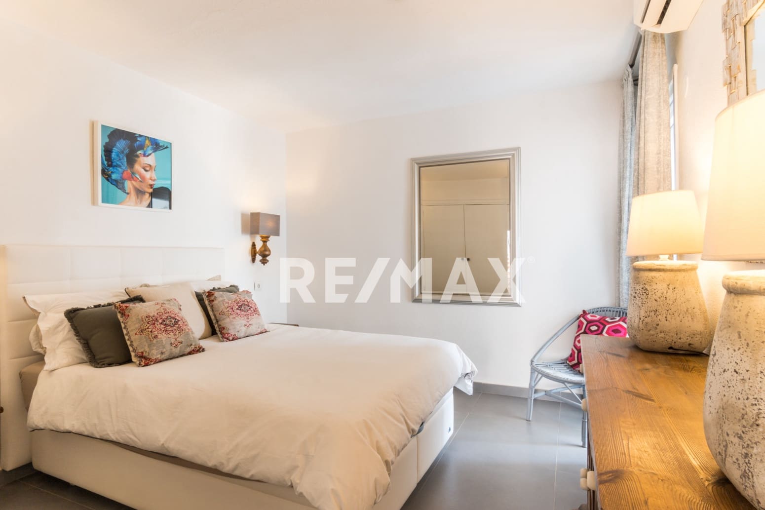 2 slaapkamer Flat te koop in La Siesta met zwembad - € 680.000 (Ref: 9571956)