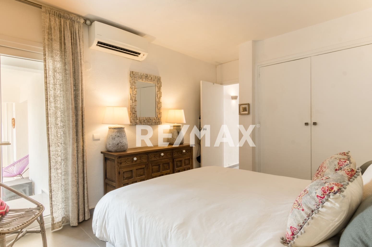 2 slaapkamer Flat te koop in La Siesta met zwembad - € 680.000 (Ref: 9571956)