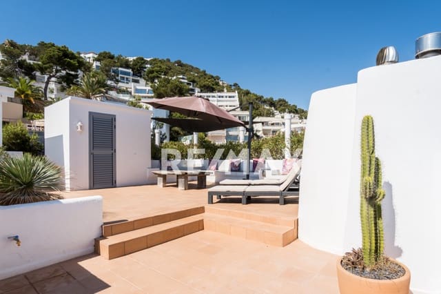 2 soveværelse Lejlighed til salg i La Siesta, Santa Eulalia / Santa Eularia med swimmingpool - € 680.000 (Ref: 9571956)