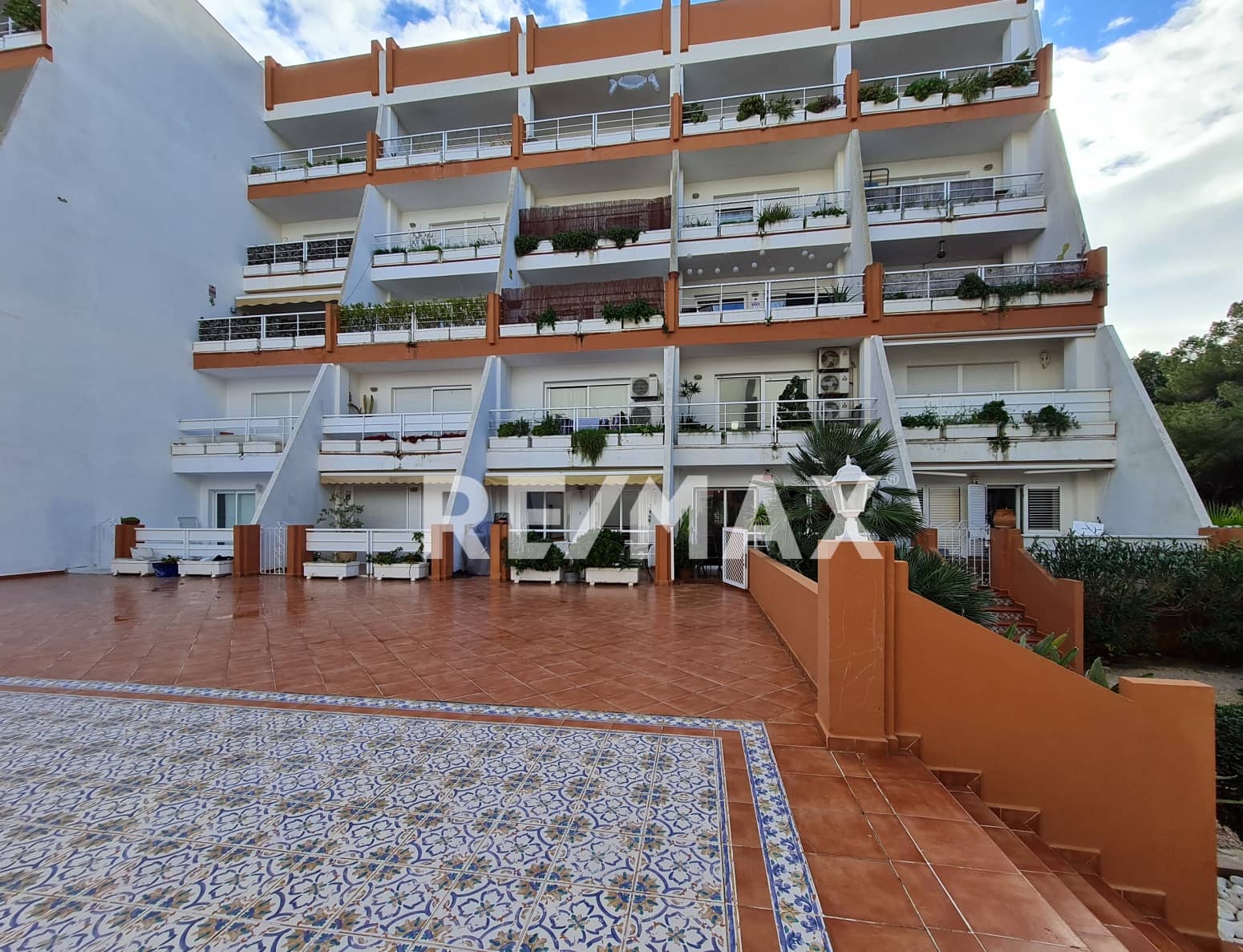 3 bedroom Flat for sale in Santa Eulalia / Santa Eularia with pool garage - € 748,000 (Ref: 9611898)
