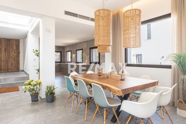 3 bedroom Villa for sale in Santa Eulalia / Santa Eularia with pool - € 3,380,000 (Ref: 9618624)