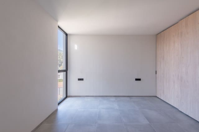 2 slaapkamer Flat te koop in Santa Eulalia / Santa Eularia met zwembad - € 730.000 (Ref: 9656985)